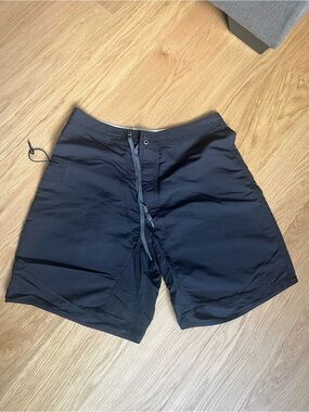 Patagonia Men's Black Board shorts size 35